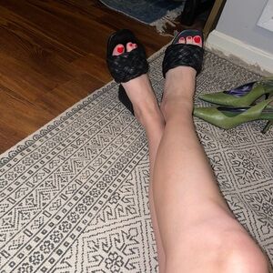 Qupid Black Woven Mules